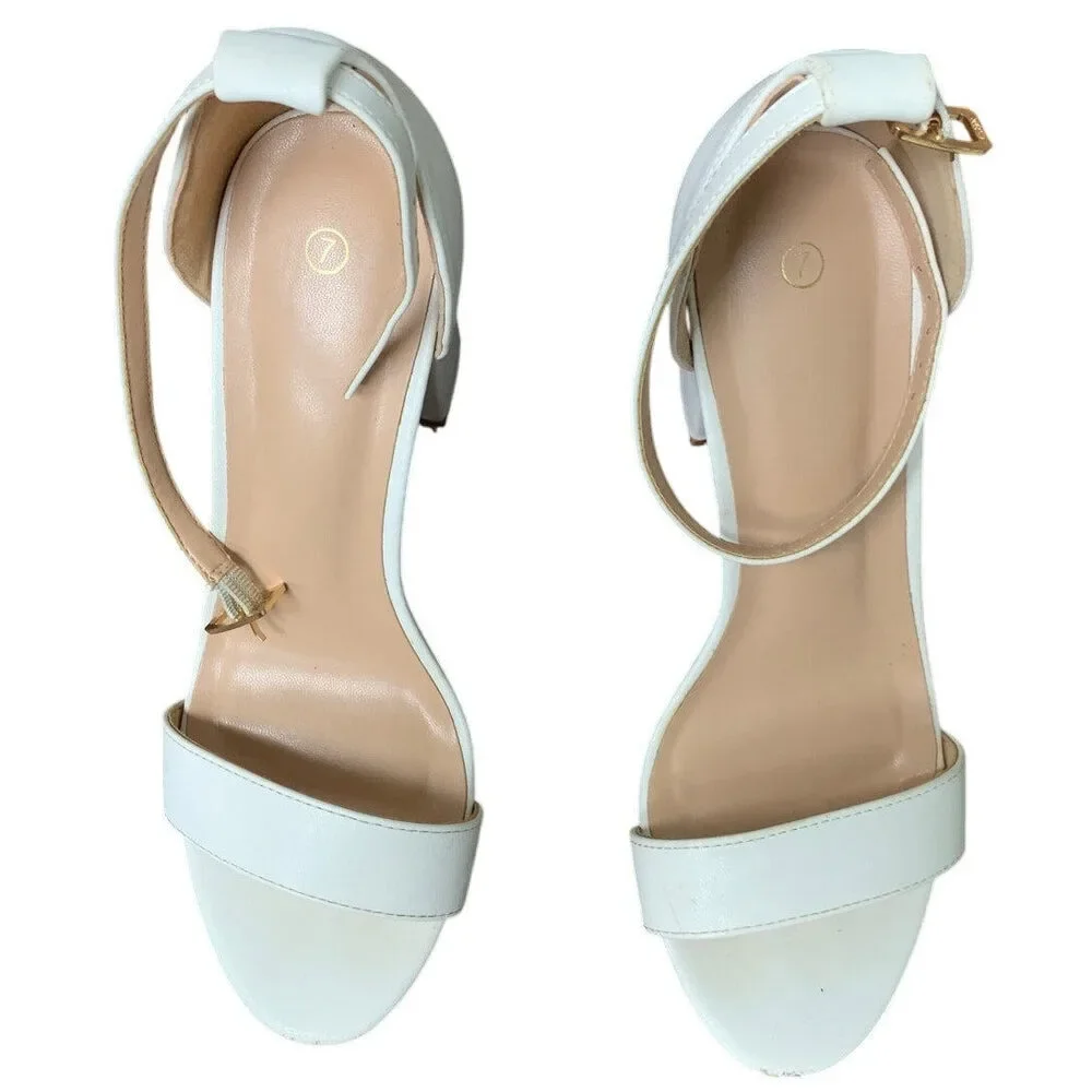 Coasis Womens Size 7 White 3.5